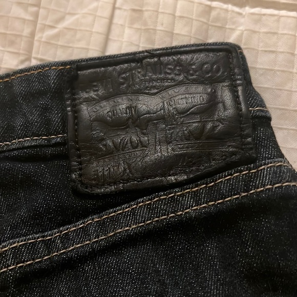 Levi Strauss Men’s Dark Denim Jeans 511 31/32 - Picture 3 of 4